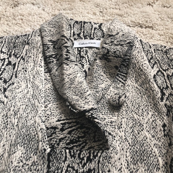 Snakeskin colored dress - Picture 2 of 8